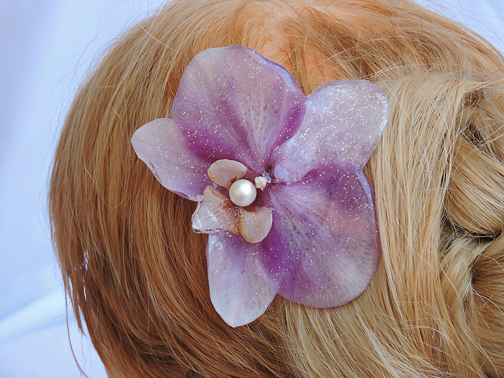 Pinza De Pelo Con Orquídea Natural Resinada En Tonos Malva Y Perla