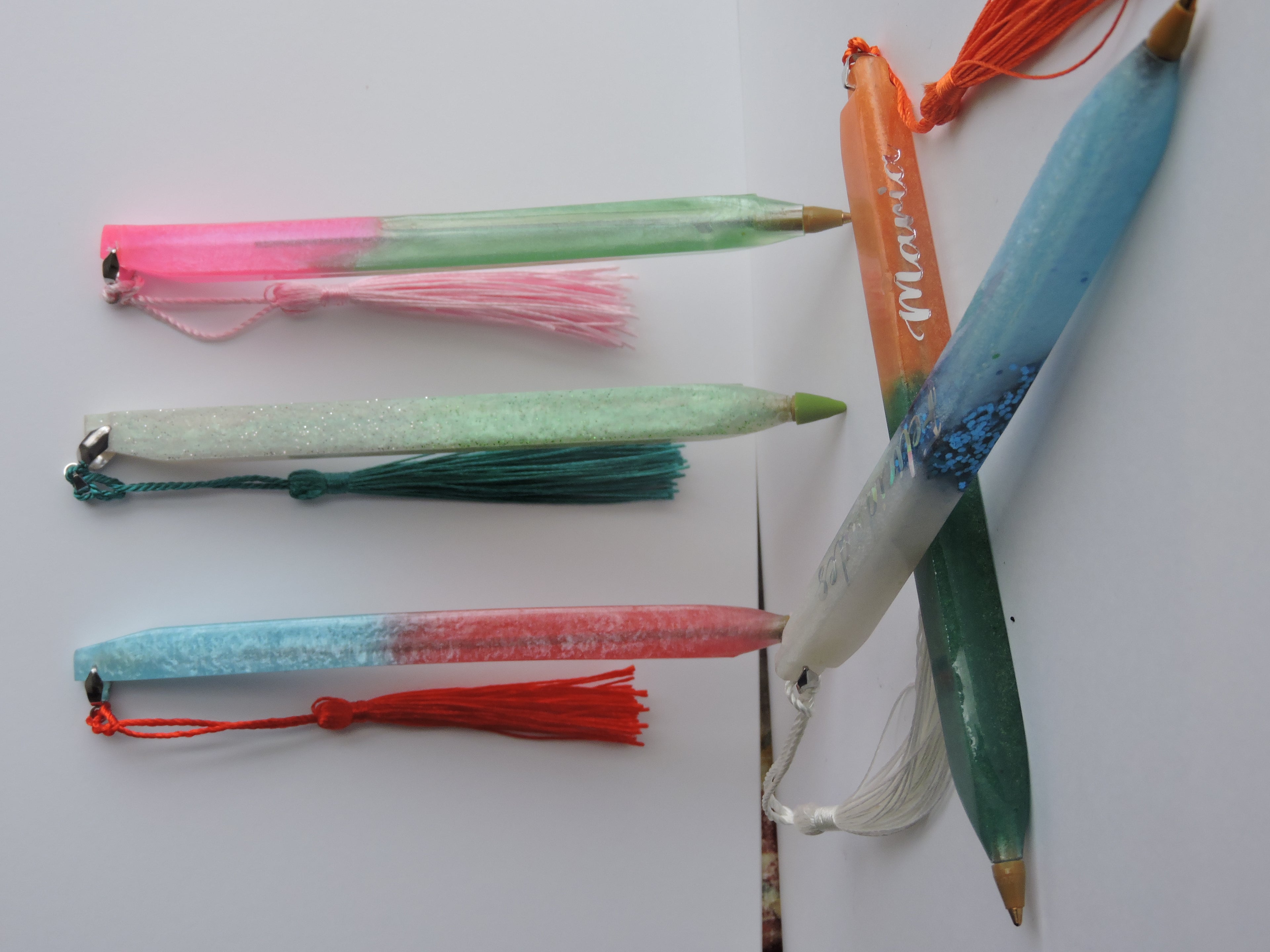 Bolígrafos De Resina Artesanales Y Recargables Con Detalles Decorativos