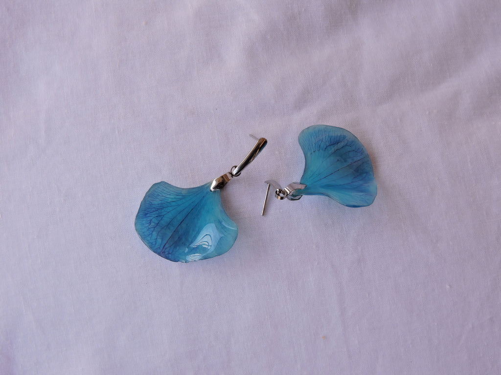 Pendientes Pétalo Azul En Resina Orquídea Natural