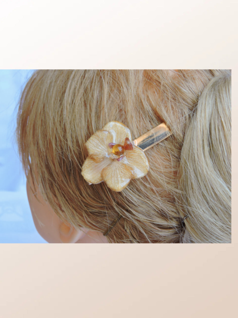Pinzas del pelo con flor natural resinada