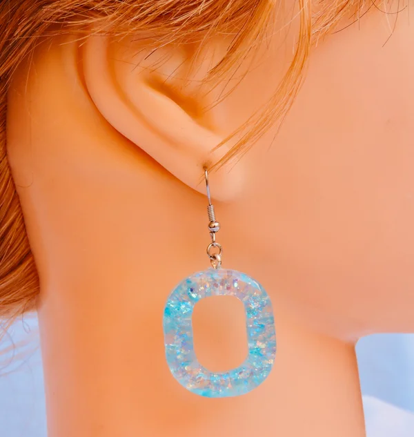 Pendientes Azul Iridiscente en Ovalo Abierto